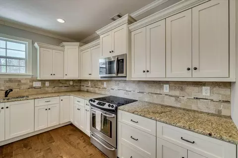 Kitchen - 916 Kate Dr, Evans, GA 30809 photo 2 of 5