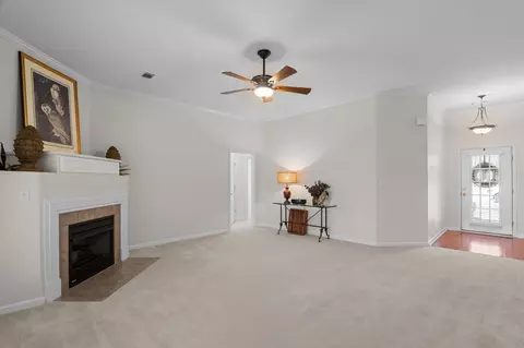 Living - 389 Sandleton Way, Evans, GA 30809 photo 2 of 4