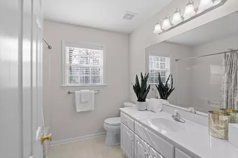 Bath - 389 Sandleton Way, Evans, GA 30809 photo 4 of 4