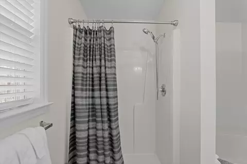 Bath - 389 Sandleton Way, Evans, GA 30809 photo 2 of 4
