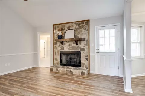 Living - 4126 Dunes Dr, Evans, GA 30809 photo 4 of 5