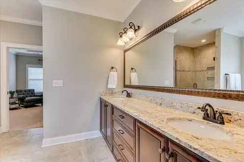 Bath - 541 Meldon Rd, Evans, GA 30809 photo 4 of 7