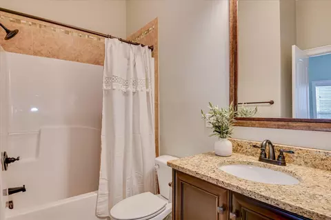 Bath - 541 Meldon Rd, Evans, GA 30809 photo 1 of 7