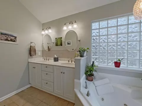 Bath - 4102 Quinn Dr, Evans, GA 30809 photo 3 of 4