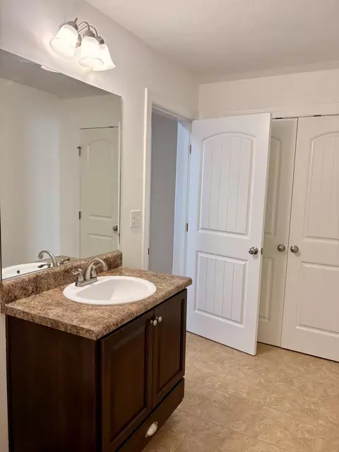 Bath - 375 Connor Cir, Evans, GA 30809 photo 3 of 4