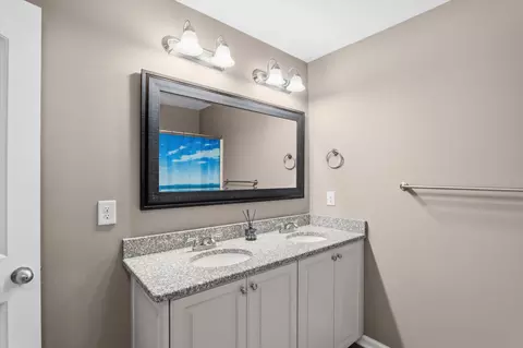 Bath - 325 Bella Rose Dr, Evans, GA 30809 photo 4 of 4