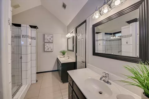 Bath - 4145 Saddlehorn Dr, Evans, GA 30809 photo 1 of 3