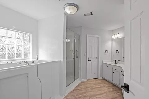 Bath - 4074 Quinn Dr, Evans, GA 30809 photo 1 of 7