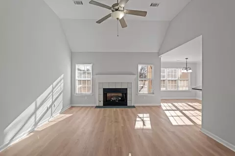 Living - 4074 Quinn Dr, Evans, GA 30809 photo 2 of 5