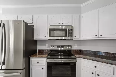 Kitchen - 4074 Quinn Dr, Evans, GA 30809 photo 3 of 4