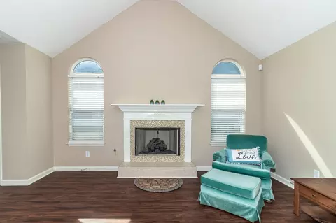 Living - 456 Connemara Trl, Evans, GA 30809 photo 5 of 8