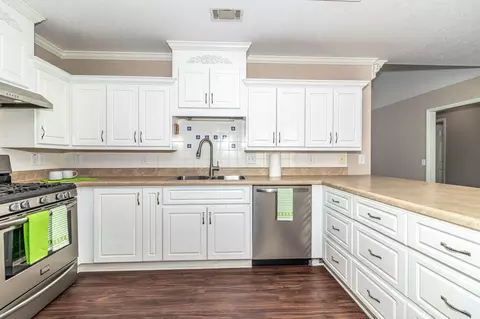Kitchen - 456 Connemara Trl, Evans, GA 30809 photo 2 of 4
