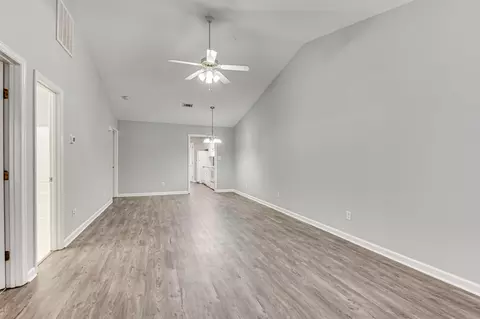 Living - 702 Creekside Dr, Evans, GA 30809 photo 3 of 6