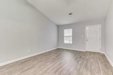 Living - 702 Creekside Dr, Evans, GA 30809 photo 2 of 6