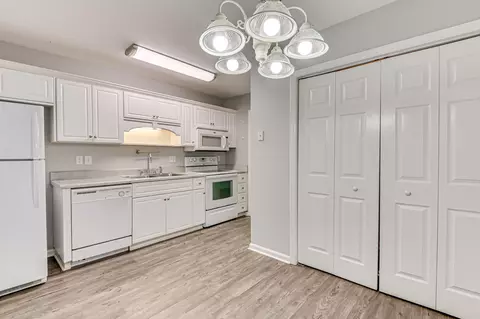 Kitchen - 702 Creekside Dr, Evans, GA 30809 photo 5 of 7