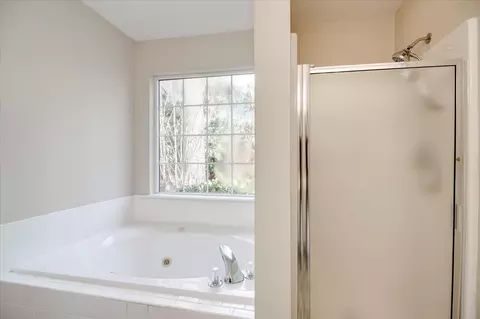 Bath - 4097 Eagle Nest Dr, Evans, GA 30809 photo 3 of 4