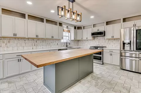 Kitchen - 736 Low Meadow Dr, Evans, GA 30809 photo 2 of 8