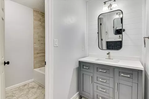 Bath - 736 Low Meadow Dr, Evans, GA 30809 photo 4 of 6