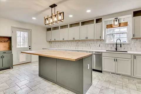 Kitchen - 736 Low Meadow Dr, Evans, GA 30809 photo 5 of 8