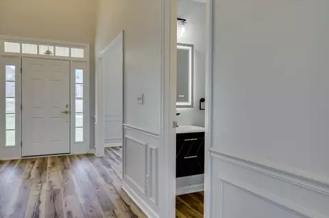Entry Way - 839 Prairie Ln, Evans, GA 30809 photo 3 of 5