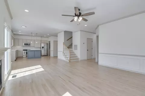 Living - 934 Deercrest Cir, Evans, GA 30809 photo 4 of 9