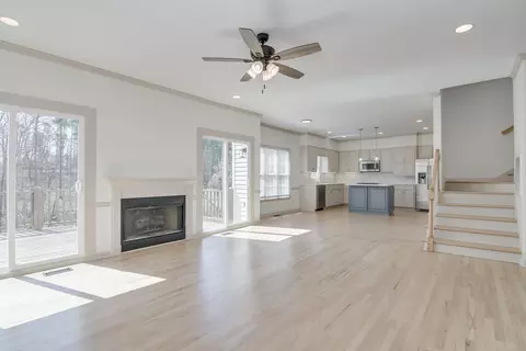 Living - 934 Deercrest Cir, Evans, GA 30809 photo 5 of 9