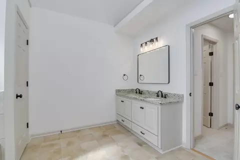 Bath - 934 Deercrest Cir, Evans, GA 30809 photo 4 of 7
