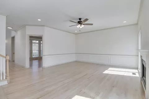 Living - 934 Deercrest Cir, Evans, GA 30809 photo 2 of 9