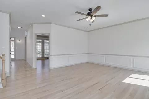 Living - 934 Deercrest Cir, Evans, GA 30809 photo 3 of 9