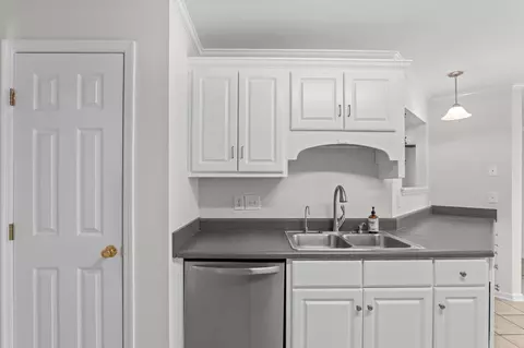 Kitchen - 705 Cannock Loop, Grovetown, GA 30813 photo 2 of 4