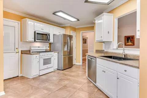 Kitchen - 910 Sawbuck Way, Evans, GA 30809 photo 2 of 8