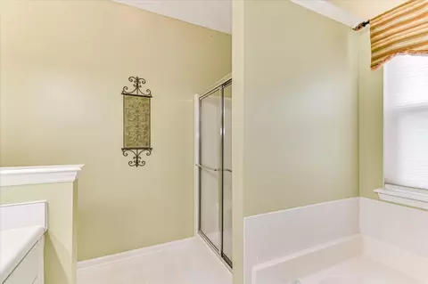 Bath - 910 Sawbuck Way, Evans, GA 30809 photo 2 of 5
