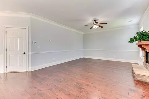 Living - 2422 Sunflower Dr, Evans, GA 30809 photo 2 of 8