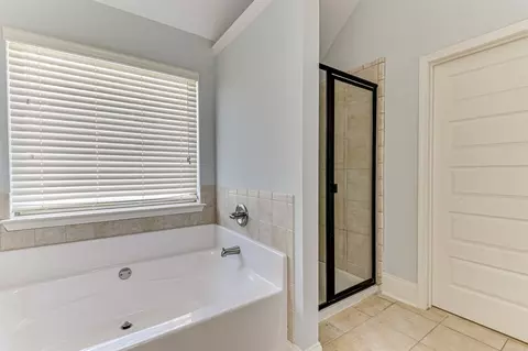 Bath - 2422 Sunflower Dr, Evans, GA 30809 photo 1 of 4
