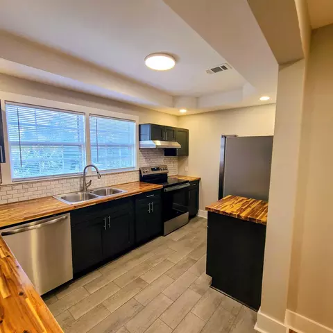 Kitchen - 1004 Kent St, Augusta, GA 30901 photo 1 of 5