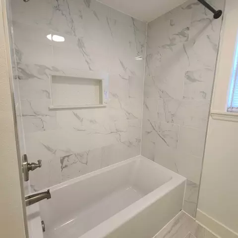 Bath - 1004 Kent St, Augusta, GA 30901 photo 7 of 7
