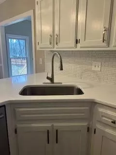 Kitchen - 433 Cambridge Cir, Augusta, GA 30909 photo 5 of 9