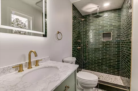 Bath - 817 Mitchell St, Augusta, GA 30907 photo 2 of 2