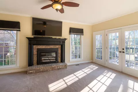 Living - 4890 Rolling Hill Rd, Evans, GA 30809 photo 2 of 3