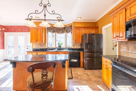Kitchen - 4890 Rolling Hill Rd, Evans, GA 30809 photo 3 of 4