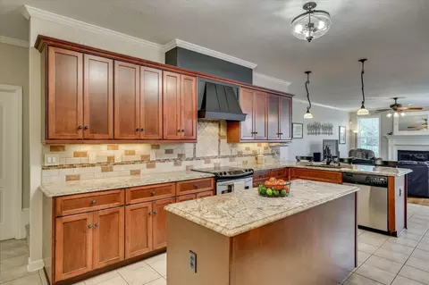 Kitchen - 715 Avrett Cir, Evans, GA 30809 photo 7 of 8
