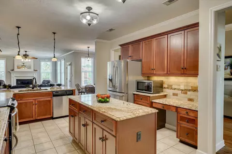Kitchen - 715 Avrett Cir, Evans, GA 30809 photo 5 of 8