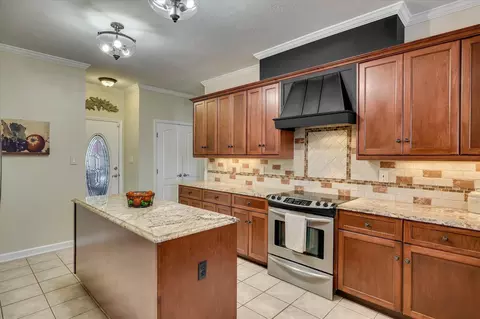 Kitchen - 715 Avrett Cir, Evans, GA 30809 photo 2 of 8