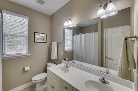 Bath - 715 Avrett Cir, Evans, GA 30809 photo 6 of 7