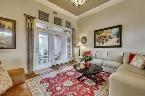 Living - 715 Avrett Cir, Evans, GA 30809 photo 2 of 8