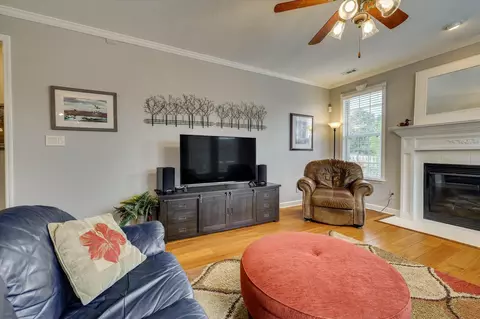 Living - 715 Avrett Cir, Evans, GA 30809 photo 5 of 8
