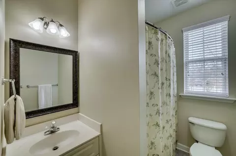 Bath - 715 Avrett Cir, Evans, GA 30809 photo 5 of 7