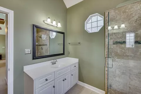 Bath - 715 Avrett Cir, Evans, GA 30809 photo 3 of 7