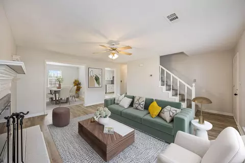 Living - 634 Kemper Dr, Evans, GA 30809 photo 2 of 4