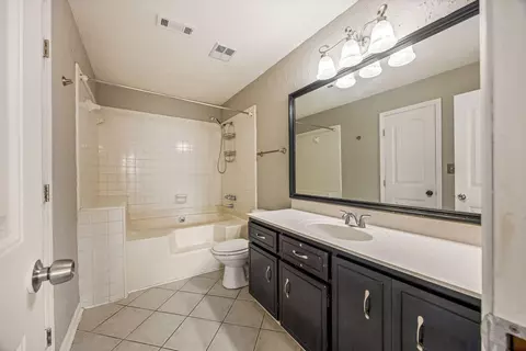 Bath - 634 Kemper Dr, Evans, GA 30809 photo 1 of 4
